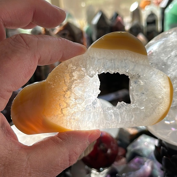 🔥SALE🔥 Agate Crystal Cloud Carving! - Picture 3 of 6